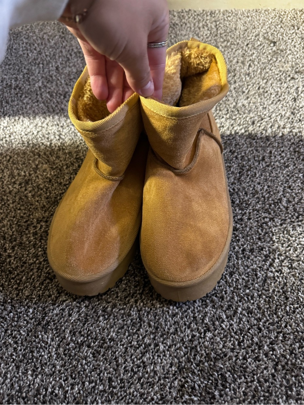 Source Unknown Women's Suede Short Boots - Tan